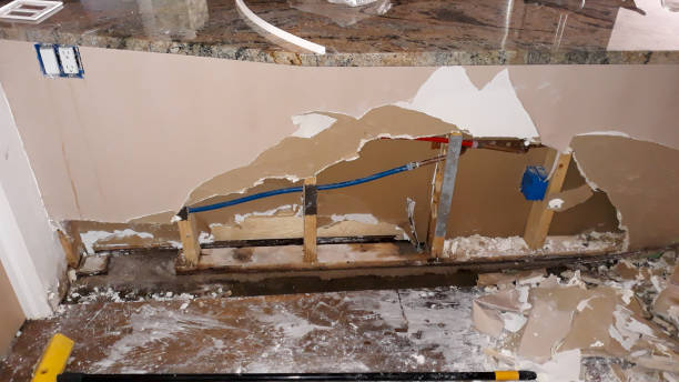 Best Water damage contractors near me  in Mechanicstown, NY